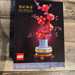 LEGO Plum Blossom Botanical Collection - Pink and Red NWT